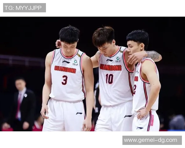 广东队全运会阵容揭晓13名国手参赛周鹏再度担任队长引关注